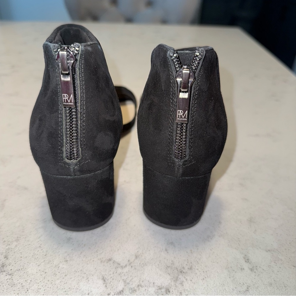 NWT- Pelle Moda Mint Black Suede Women's Heels size 8.5 Elegant - Picture 3 of 7